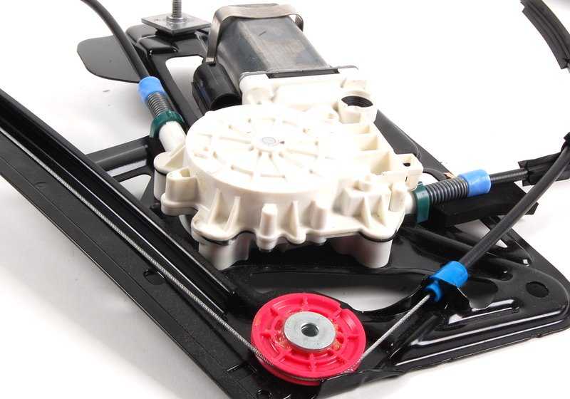 Elevalunas eléctrico delantero derecho OEM 51338125202 para BMW Serie 7 {E38 725tds, 728i} (todos los modelos y variantes entre 1995-2001). Recambio original BMW.
