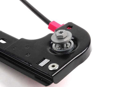 Elevalunas eléctrico delantero derecho OEM 51338125202 para BMW Serie 7 {E38 725tds, 728i} (todos los modelos y variantes entre 1995-2001). Recambio original BMW.