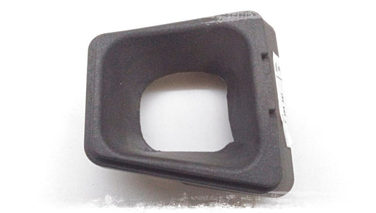 Inserto cubre palanca de cambios OEM 25117584547 para BMW Z4 E89. Pieza original BMW.