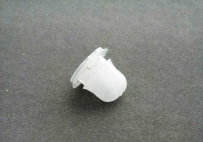 OEM 51459141448 CLIP de fixação para BMW E92, E92N, E93, E93N, E63, E63N, E64, E64N, E32, E38, E31. Para painéis de painel. BMW original.