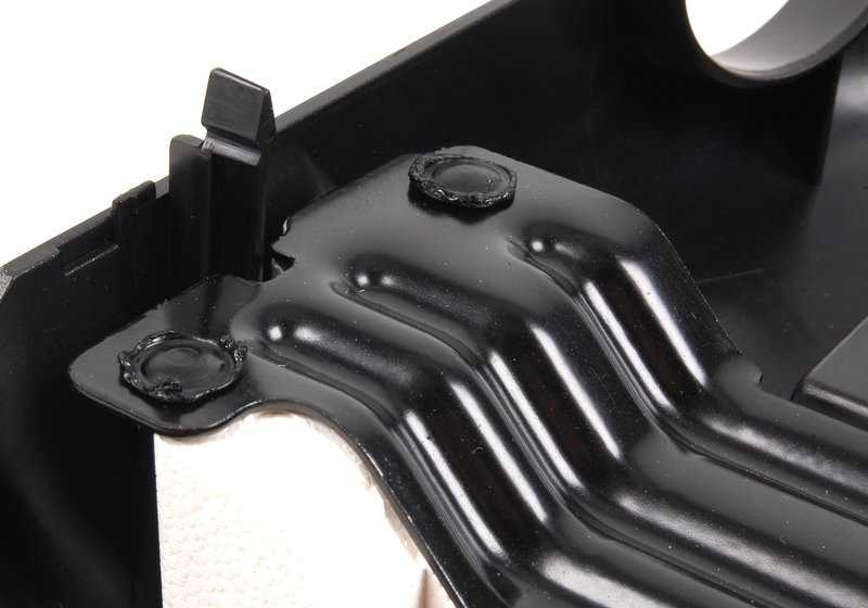 Cubierta inferior de columna de dirección OEM 32311095786 para BMW E39. Pieza original BMW.