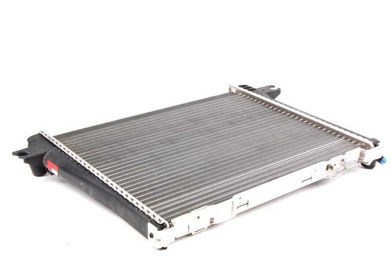 Radiador de refrigeración OEM 17111176900 para BMW E30 {320i, 323i}. Compatible con modelos de 1982 a 1991. Recambio original BMW.