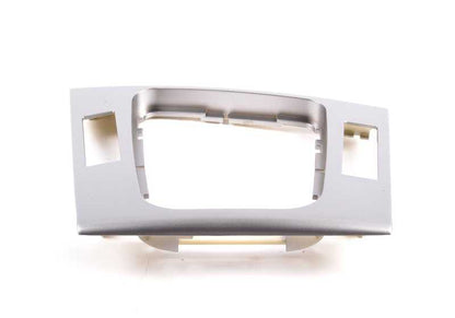 Compartimento suelo consola central OEM 51167052067 para BMW E46 {316Ci, 316ti} con motor N40, N42, N43, N45, N46, cambio manual o automático. Original BMW.
