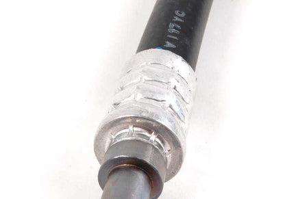 Tubería de alta presión del compresor al condensador OEM 64539067575 para BMW E30. Original BMW.