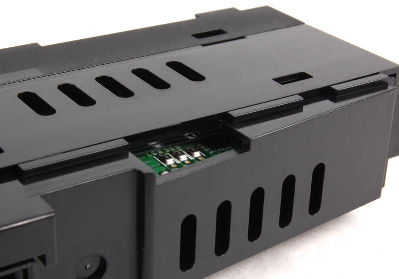 Módulo de interruptores para consola central OEM 61316925480 para BMW E46. Original BMW.