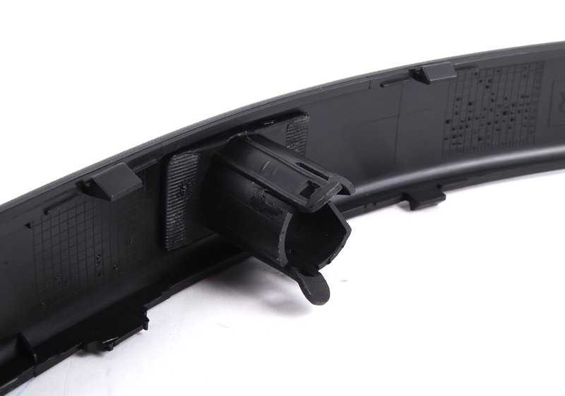 Moldura paragolpes delantera derecha con sensor PDC OEM 51117894140 para BMW E39 520d, 520i (modelos entre 1996-2003). Repuesto original BMW.