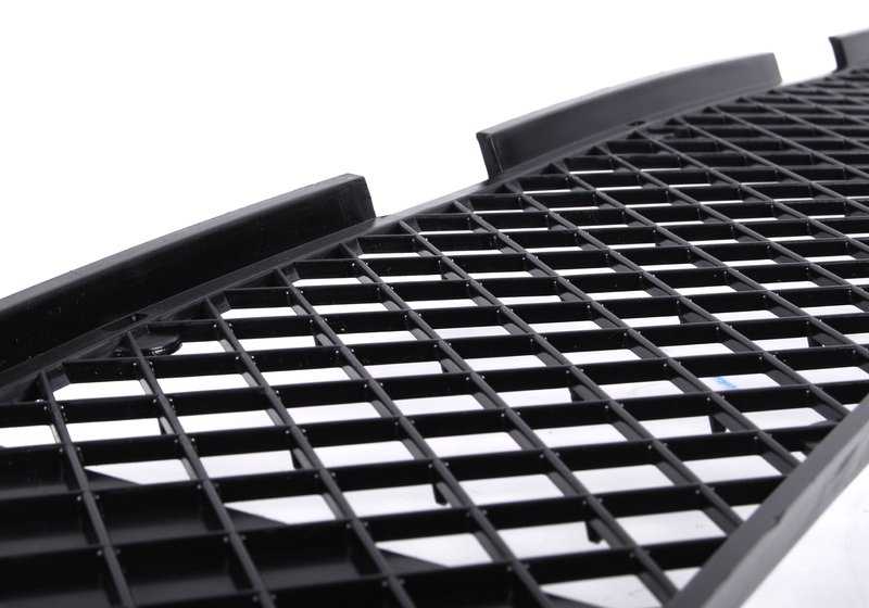 Rejilla del parachoques delantero OEM 51112496285 para BMW E39. Compatible con todos los modelos E39 (berlina, touring, etc.). Repuesto original BMW.