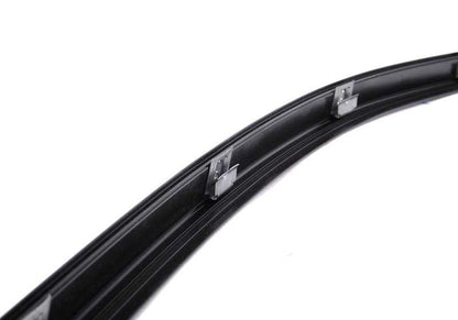 Moldura trasera derecha OEM 51342427412 para BMW E39. Original BMW.