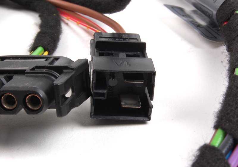 OM 52108226430 Cablaggio lato conducente per BMW E46 {316CI, 316i}. Cablatura elettrica BMW originale.