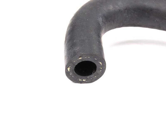 Manguera de agua OEM 13541716521 para BMW E30 (320i) con motor M20. Compatible con versiones manuales y automáticas. Original BMW.