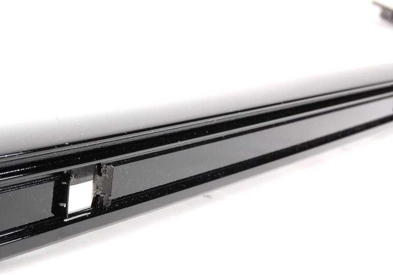 Moldura embellecedora delantera derecha OEM 51322427410 para BMW E39. Original BMW.