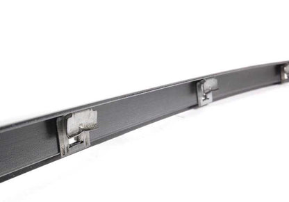 Moldura embellecedora delantera derecha OEM 51322427410 para BMW E39. Original BMW.