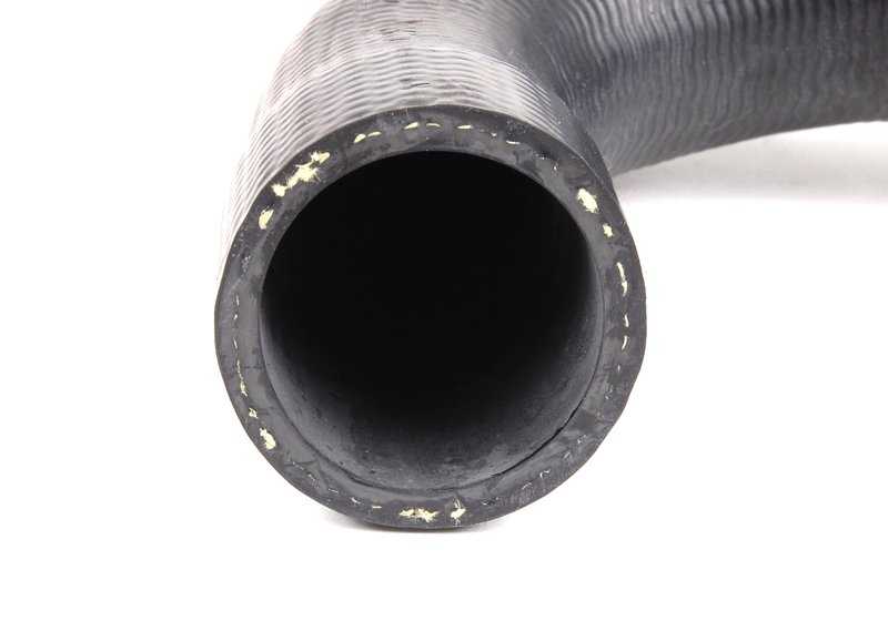Manguito del sistema de refrigeración OEM 11531276385 para BMW E21 y E28. Original BMW.