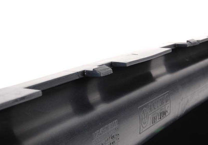 Inserto paragolpes trasero M Technic OEM 51122269489 para BMW Serie 3 E36 (316g, 316i, 318tds). Compatible con modelos de cambio manual y automático. Original BMW.