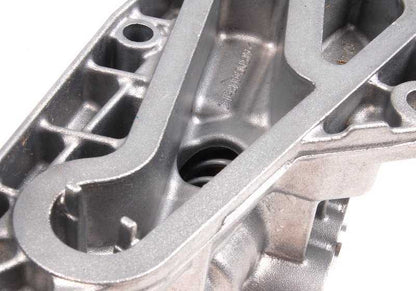 Logement de thermostat avec thermostat OEM 11427573212 pour BMW E82, E88, E90, E91, E92, E93, E60, E61, F06, F12, F02, E84, F25, E89. BMW d'origine.