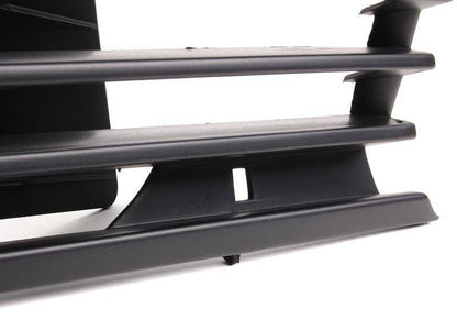 Rejilla decorativa derecha OEM 51131930828 para BMW E28. Pieza original BMW.