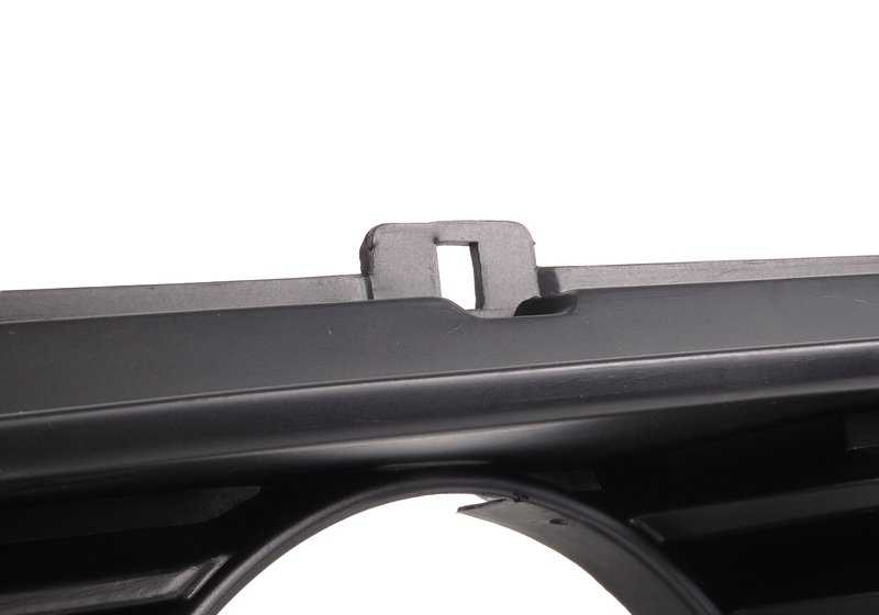 Rejilla decorativa derecha OEM 51131930828 para BMW E28. Pieza original BMW.