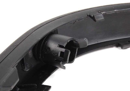 Moldura trasera derecha OEM 51122498502 para BMW Serie 5 E39. Compatible con todos los modelos E39. Original BMW.