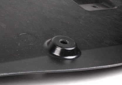 Protección del compartimento del motor delantero OEM 51758042976 para BMW E63 y E64. Original BMW.