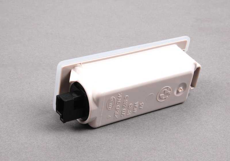 Luz interior OEM 63316972605 para BMW {E81, E82, E87, E87N, E88, F20, F20N, F21, F21N, F22, F22N, F23, F23N, F45, F45N, F46, F46N, F87, F87N, E90, E90N, E91, E91N, E92, E92N, E93, E93N, F30, F30N, F31, F31N, F34, F34N, F35, F35N, F80, F80N, F32, F32N