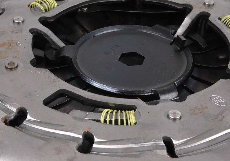 Clutch Parts Kit for BMW 1 Series F20, F21, 2 Series F22, F23, 3 Series E90, E91, E92, 5 Series E60N, E61N, X1 E84 (OEM 21207567624). Original BMW.