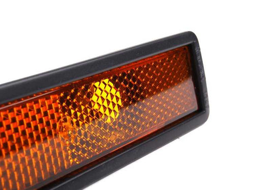 Tulipa delantera intermitente OEM 63141377849 para BMW E30, E32, E34. Repuesto original BMW.