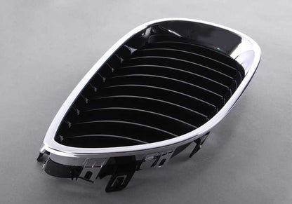 Rejilla embellecedora derecha negra OEM 51137027062 para BMW E60, E60N, E61, E61N. Original BMW.