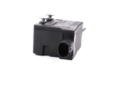 Motor del cierre tapa combustible OEM 67116987628 para BMW Z4 E85, E86. Actuador original para compuerta de llenado de combustible. Pieza original BMW.