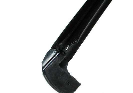Burlete interior ventanilla izquierda OEM 51361942823 para BMW E30 (todas las versiones: 318i, 320i con cambio manual y automático). Pieza trasera original BMW.
