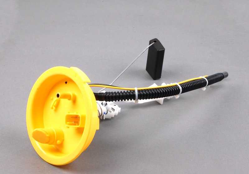 Sensor de nivel de combustible derecho OEM 16146752371 para BMW E39 M5 (DE91, DE92). Compatible con modelos fabricados entre 1998 y 2003. Recambio original BMW.