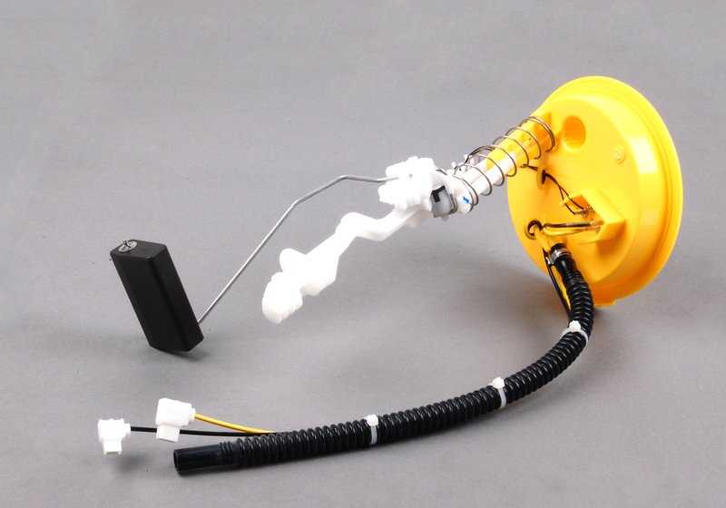 Sensor de nivel de combustible derecho OEM 16146752371 para BMW E39 M5 (DE91, DE92). Compatible con modelos fabricados entre 1998 y 2003. Recambio original BMW.
