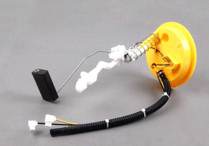Sensor de nivel de combustible derecho OEM 16146752371 para BMW E39 M5 (DE91, DE92). Compatible con modelos fabricados entre 1998 y 2003. Recambio original BMW.