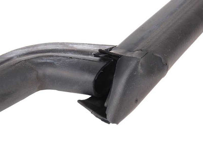 Scheda di tenuta destra del componente del motore OEM 51718215914 per BMW E46 316CI, 316i. BMW originale.