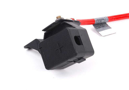 Cavo della batteria positiva OEM 61138375989 per BMW E46 {316CI, 316i (vari tipi e trasmissioni)}. Collegamento dalla batteria posteriore. BMW originale.