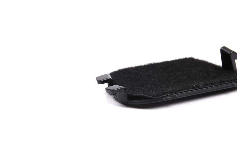 Tapa inferior izquierda OEM 51167001035 para BMW E46, E39. Original BMW.