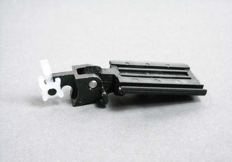 Palanca derecha del techo solar OEM 54128119748 para BMW E36. Pieza original BMW.