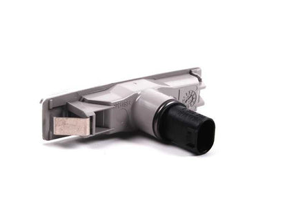 Intermitente lateral blanco OEM 63142496299 para BMW E39. Compatible con todos los modelos BMW Serie 5 E39. Luz de señalización original BMW.