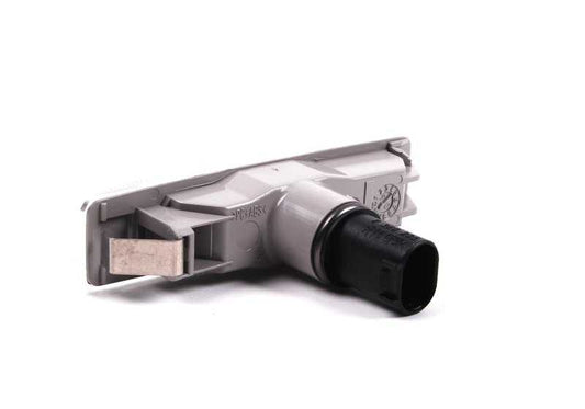 Intermitente lateral blanco OEM 63142496299 para BMW E39. Compatible con todos los modelos BMW Serie 5 E39. Luz de señalización original BMW.