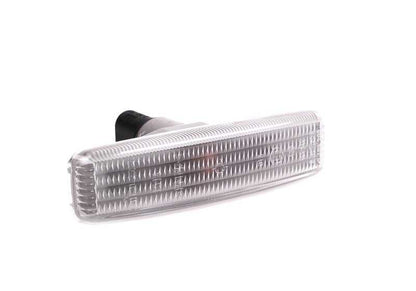 Intermitente lateral blanco OEM 63142496299 para BMW E39. Compatible con todos los modelos BMW Serie 5 E39. Luz de señalización original BMW.
