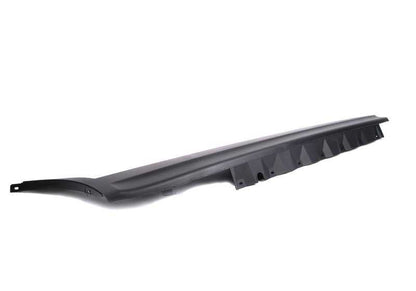 Cubierta embellecedora lateral derecha OEM 51713330866 para BMW E83. Original BMW.