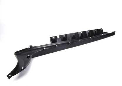 Cubierta embellecedora lateral derecha OEM 51713330866 para BMW E83. Original BMW.