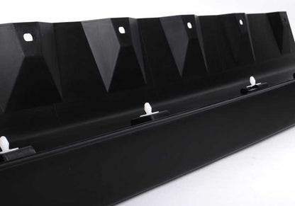Cubierta embellecedora lateral derecha OEM 51713330866 para BMW E83. Original BMW.