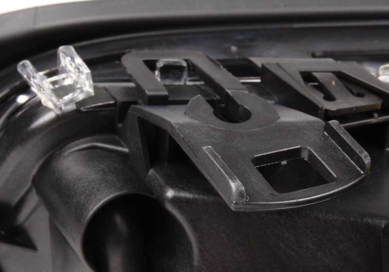 Fronte destra con OEM intermittente ambra 63126920606 per BMW 3 E46 (323CI, 325CI) modelli fabbricati tra il 1999 e il 2006. BMW originale.