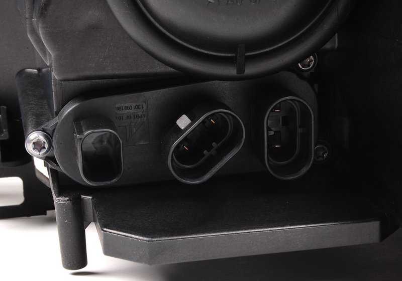 Fronte destra con OEM intermittente ambra 63126920606 per BMW 3 E46 (323CI, 325CI) modelli fabbricati tra il 1999 e il 2006. BMW originale.