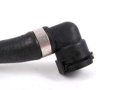 Tubería de retorno refrigerante OEM 17127568246 para BMW E65 y E66. Original BMW.