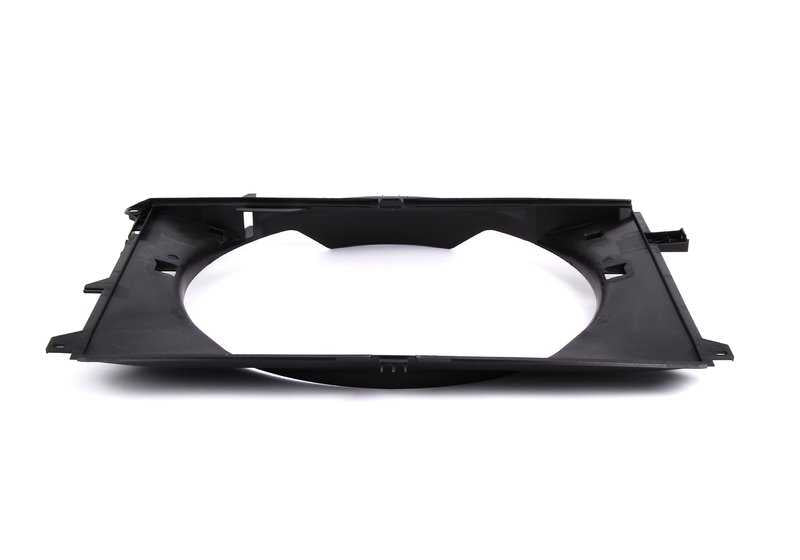 OEM Kühlerlüftergehäuse 1711228943 für BMW E46. Original BMW Stück.