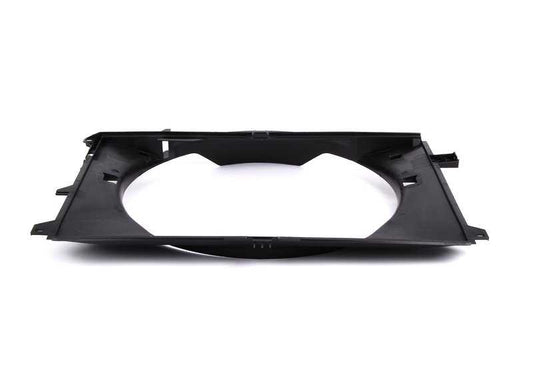 OEM Kühlerlüftergehäuse 1711228943 für BMW E46. Original BMW Stück.