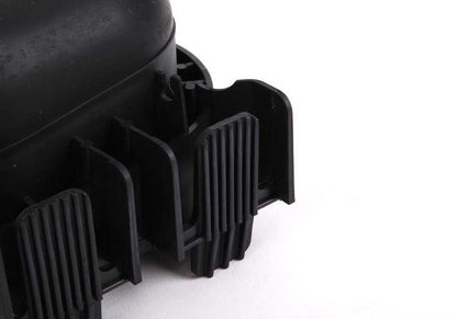 Tapa derecha de luz de cruce OEM 63127179830 para BMW E46. Original BMW.