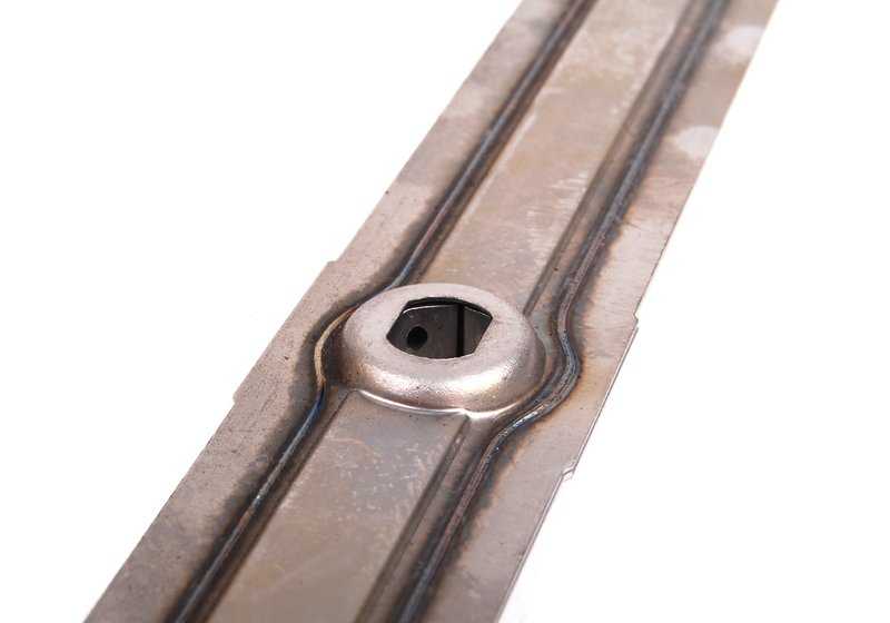 Tubería de aceite OEM 11421725408 para BMW E34, E39, E32, E38, E31, E53, E52. Original BMW.