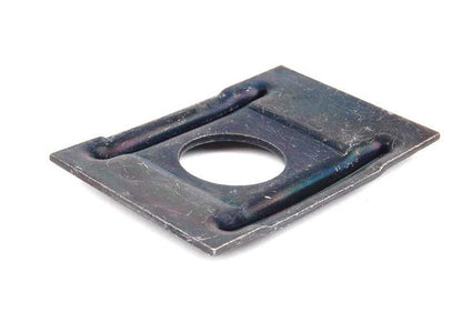 OEM 51338254128 Klemmplatte für BMW 3 E46 -Serie. Originaler BMW -Stück für den Frontfenstermechanismus.